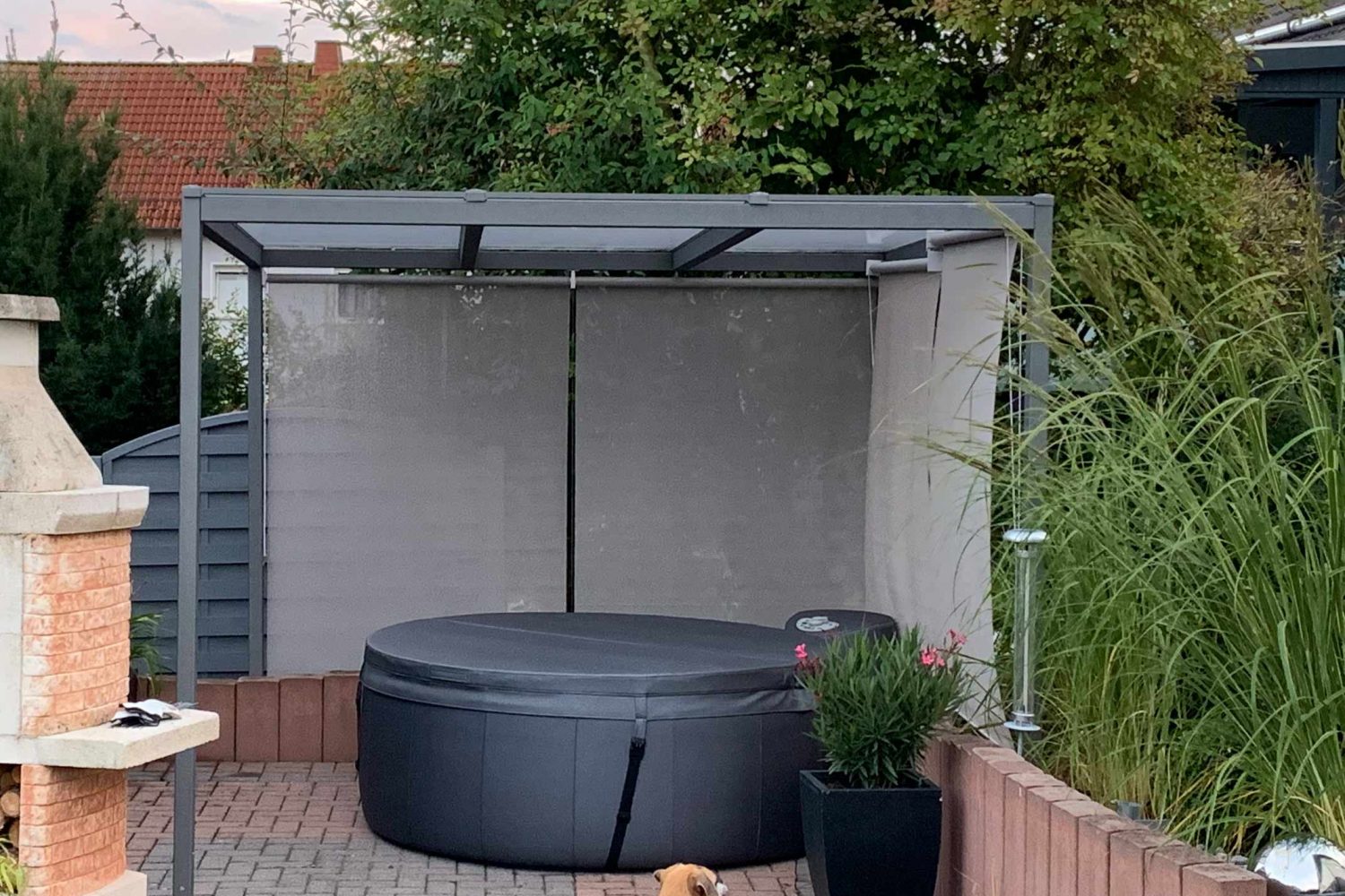 Integrierter Sichtschutz zum Aufziehen