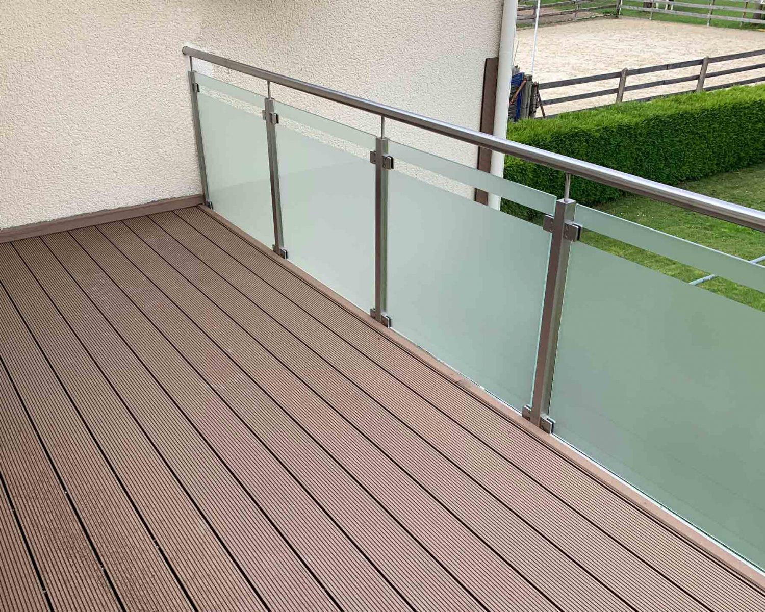 WPC Dielen passgenau auf Unterkonstruktion