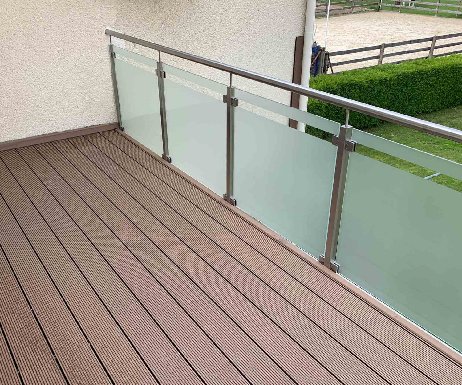 WPC Dielen passgenau auf Unterkonstruktion