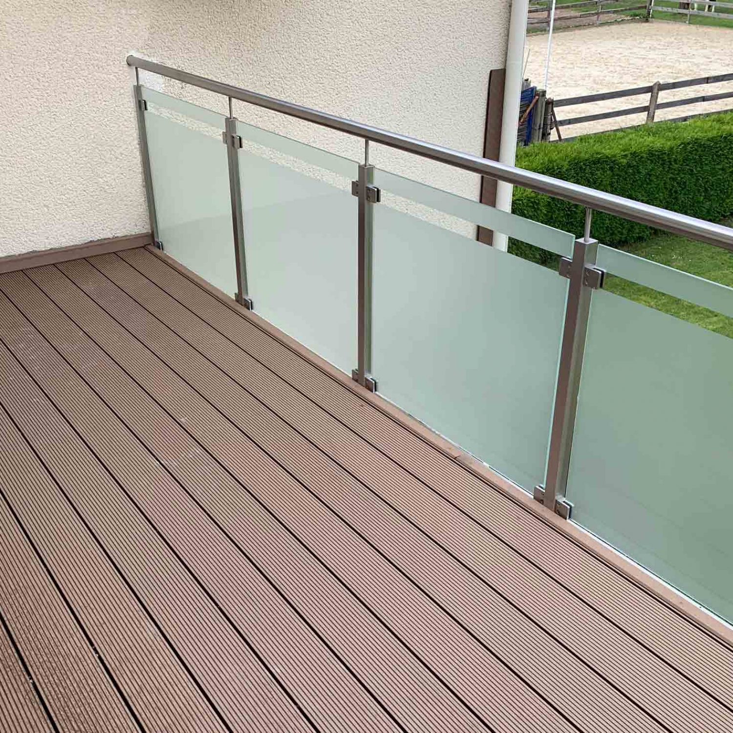 WPC Dielen passgenau auf Unterkonstruktion