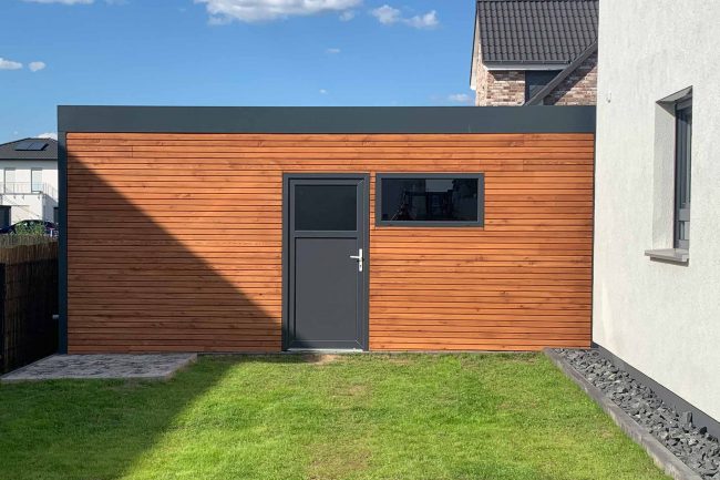 Mit Tür und Fenster zum Hinterausgang