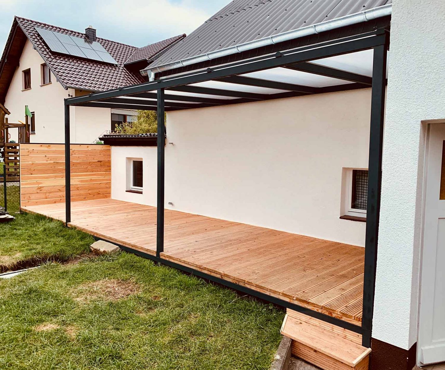 Terrasse mit Überdachung