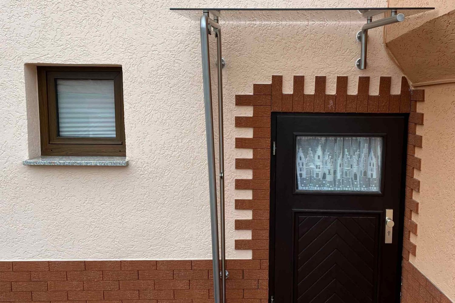 Edelstahl Überdachung Kellereingang Chinchilla Bronze 1