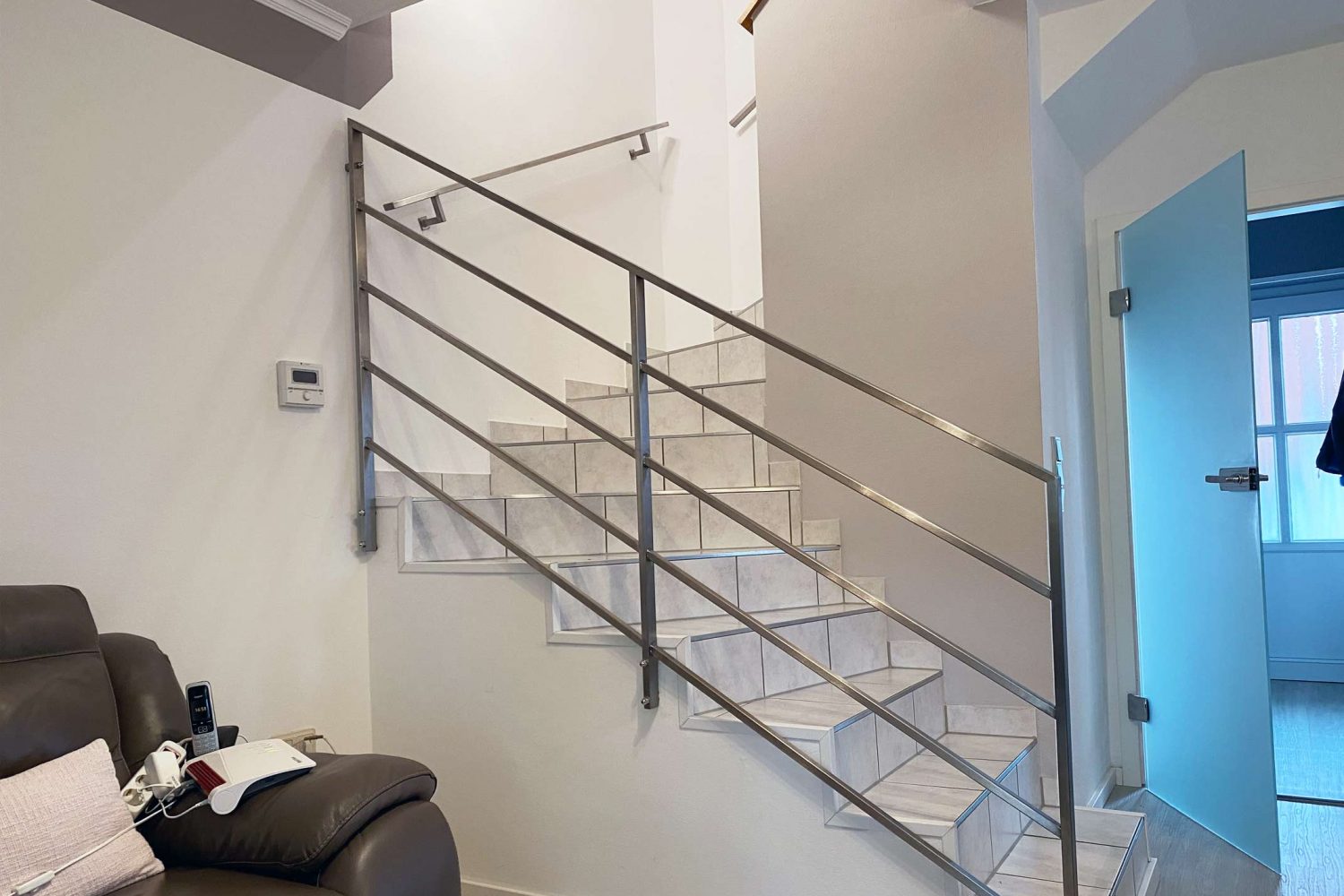 Edelstahlgeländer und Handlauf