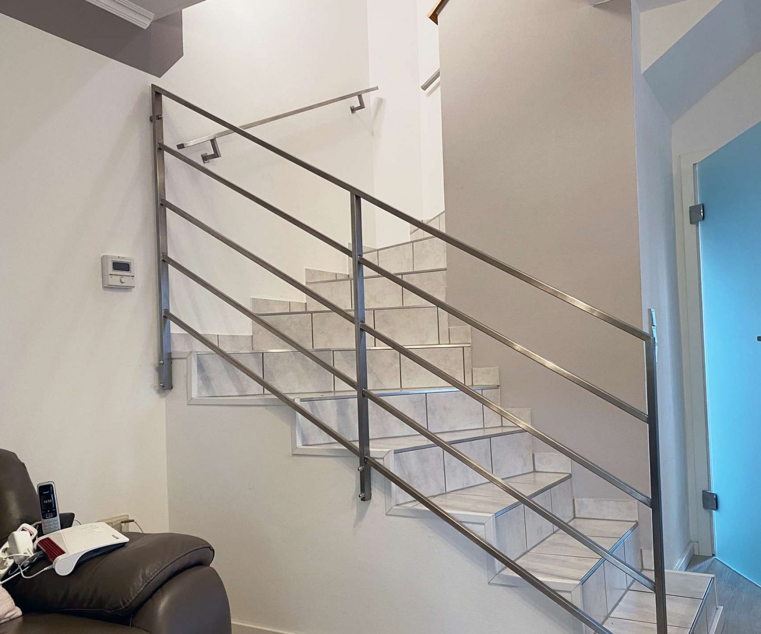 Edelstahlgeländer und Handlauf