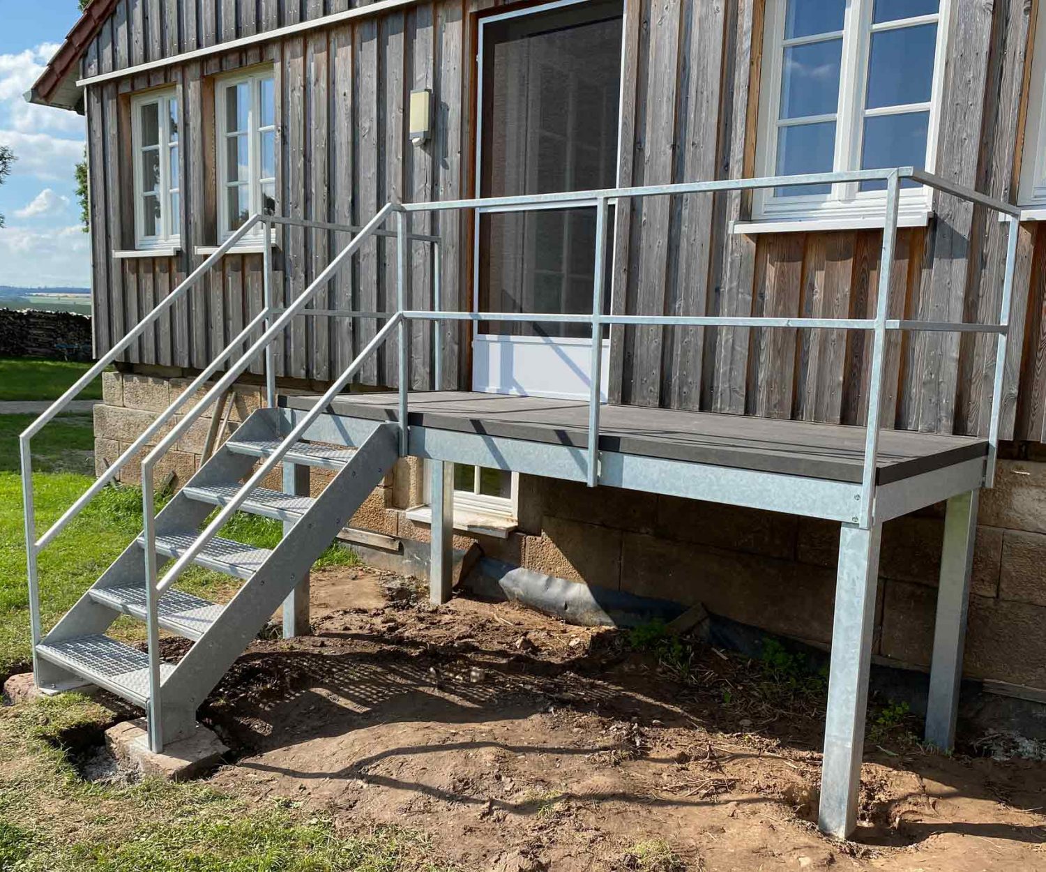 Stahltreppe mit Podest verzinkt #2