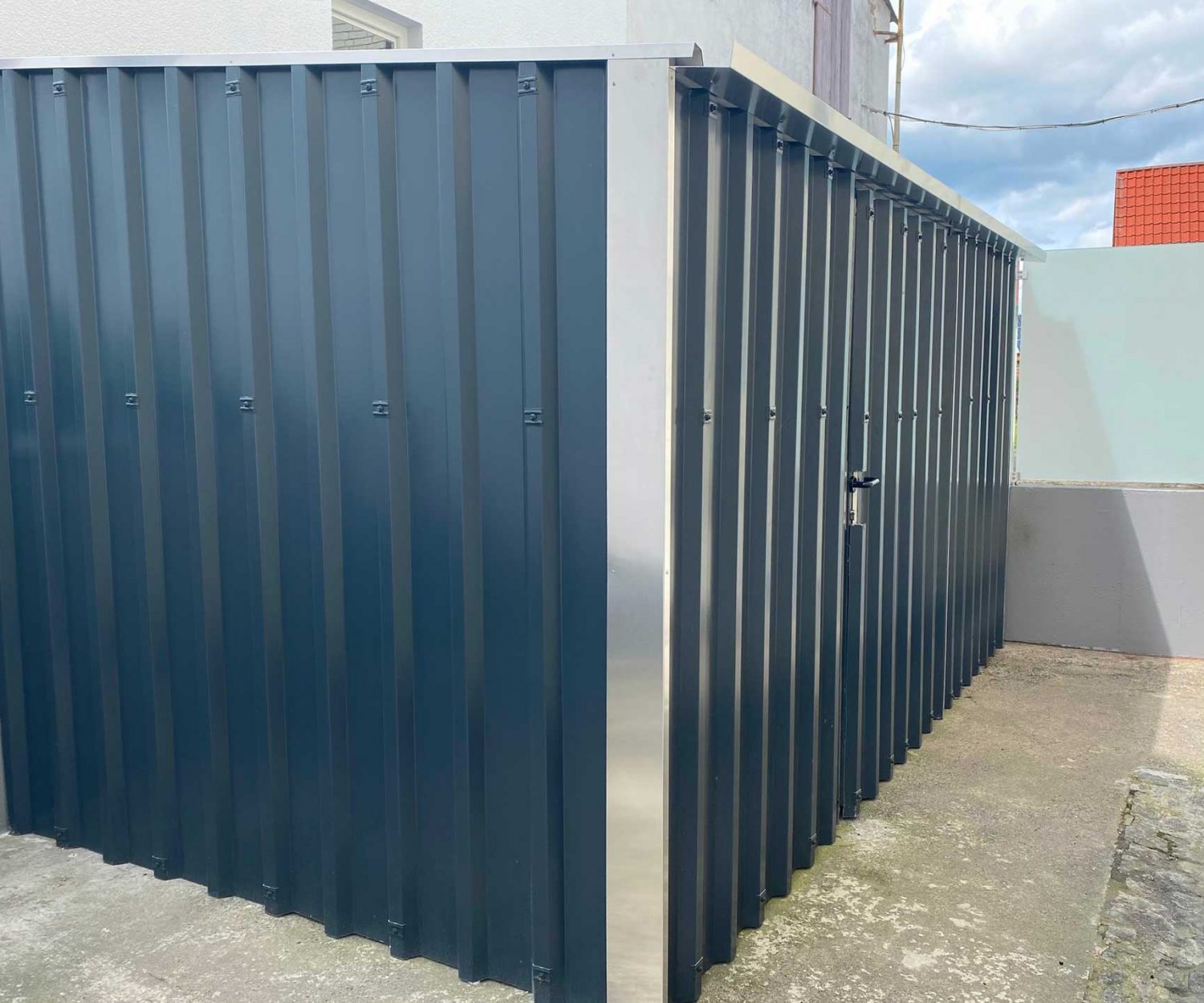 Metallhaus für Geräte oder Fahrräder